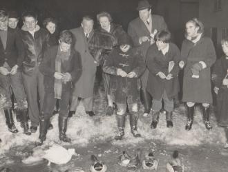 Children feeding ducks with Wilfred Pickles February 1963.  From left to right:  Anthony Martin, Brian Fearis, John Russo, ?, David Williams, Wilfred Pickles, Mable, Harry Hudson, Ken Gleed, Judy Martin, Margaret Williams and Alan Pryke.